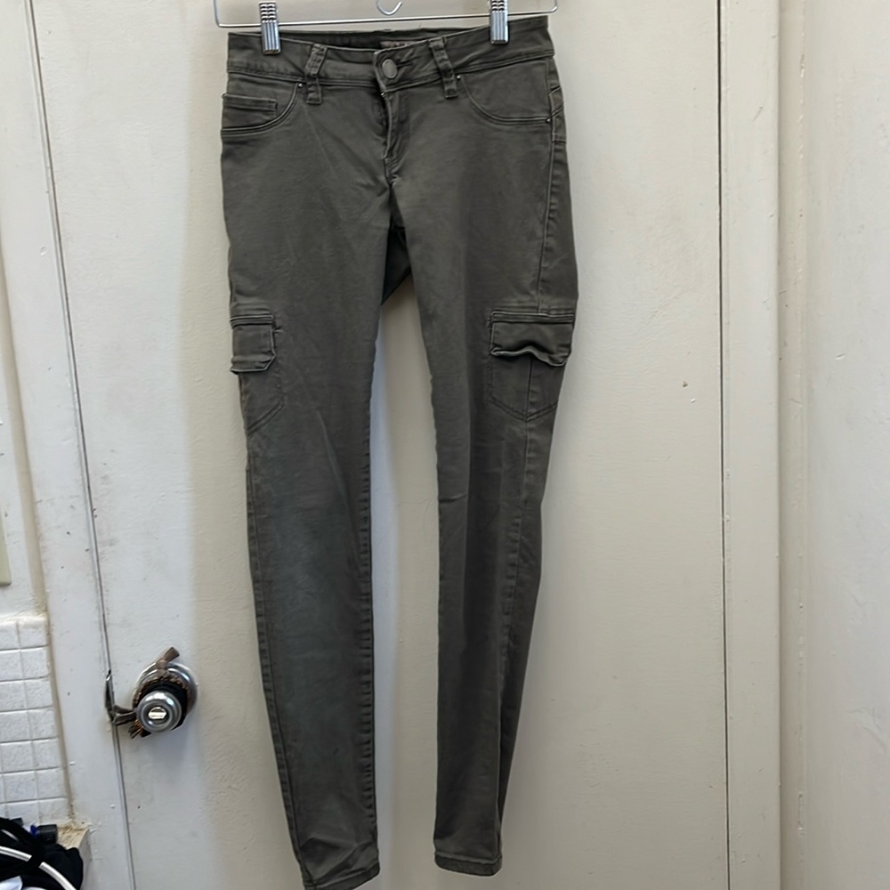 Wanna Betta Butt? YMI Olive Green Cargo Pants Juniors Size 3